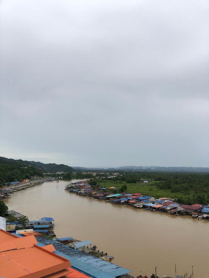 Purnama Hotel Limbang Buitenkant foto
