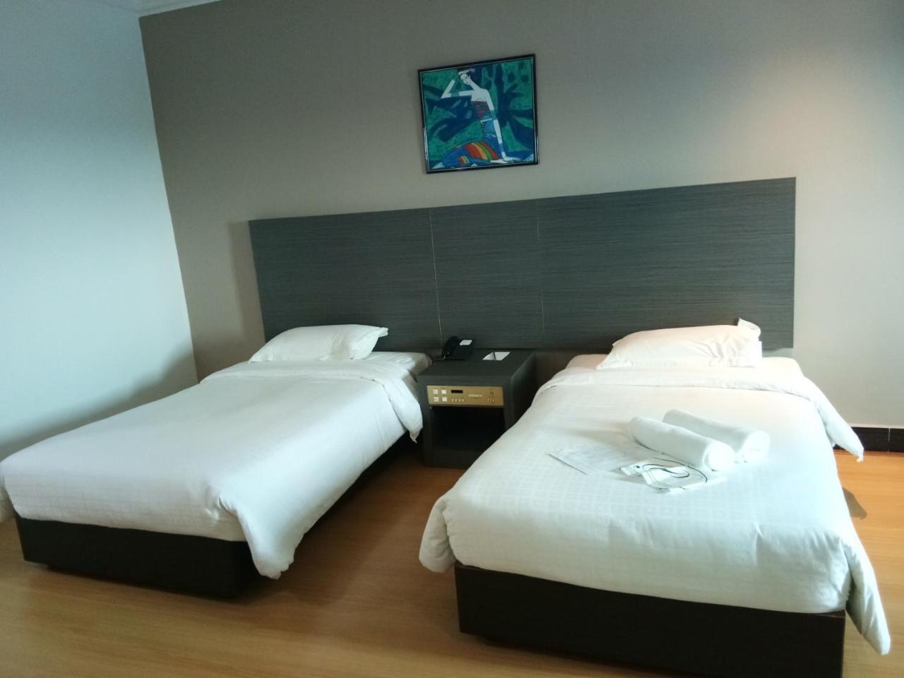Purnama Hotel Limbang Buitenkant foto