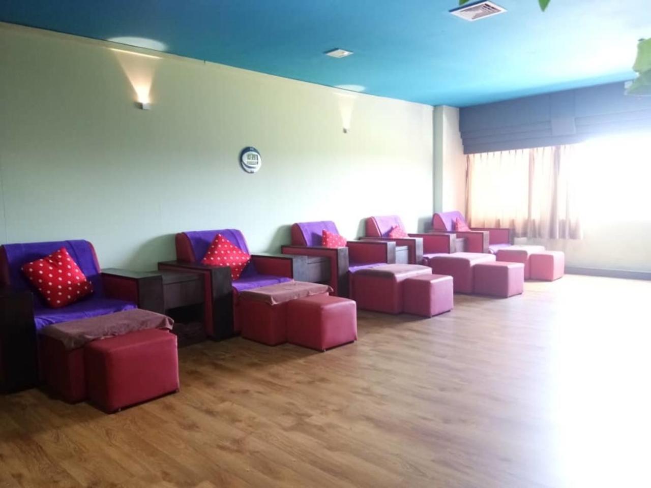 Purnama Hotel Limbang Buitenkant foto