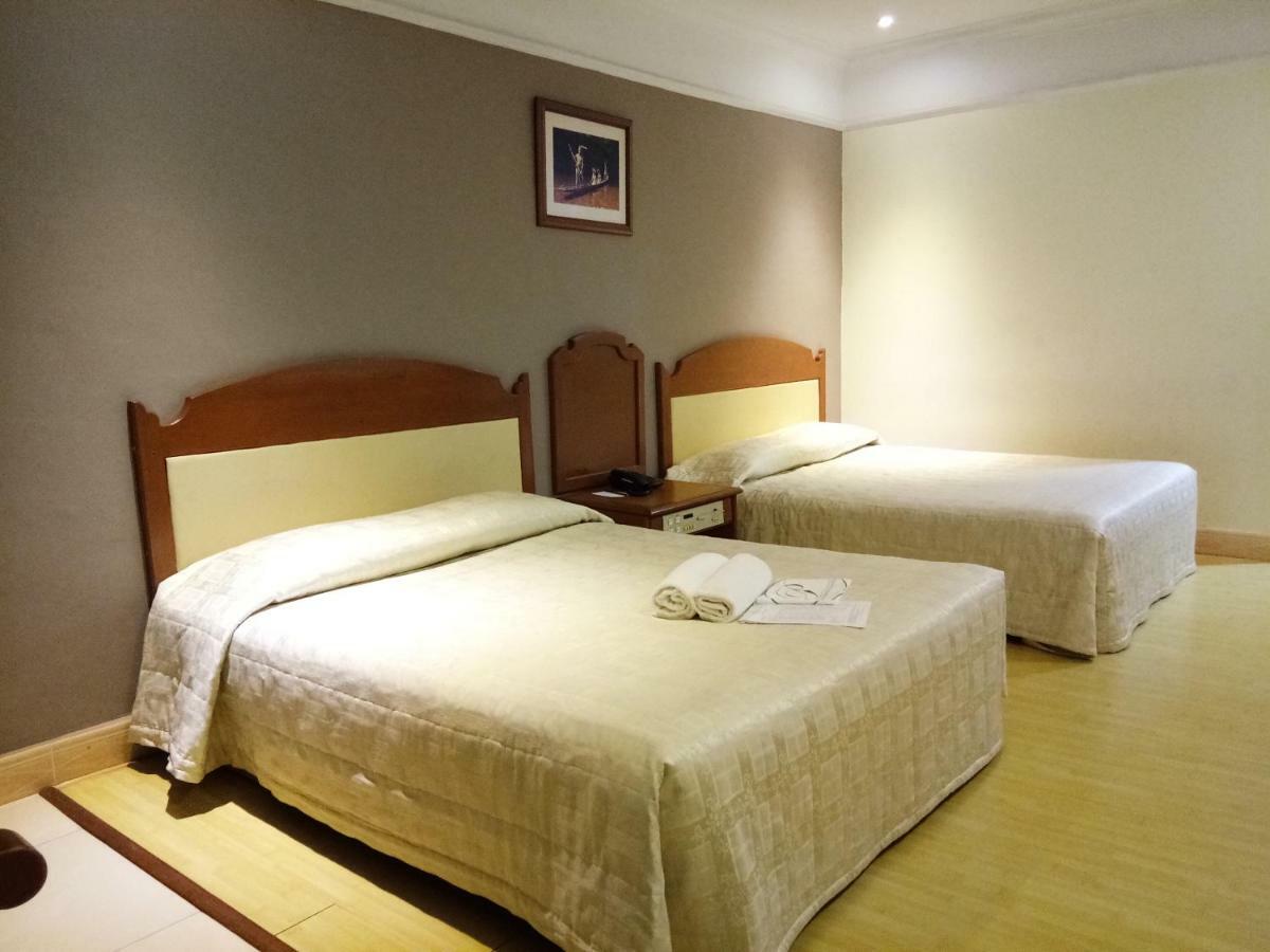 Purnama Hotel Limbang Buitenkant foto